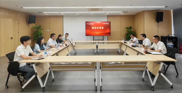 安义县委常委、常务副县长刘志伟一行赴安博调研座谈